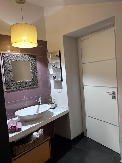 Elegante Appartamento Privato In Palazzo Storico Del XVIII - Pieno Centro Nicosia Eksteriør bilde